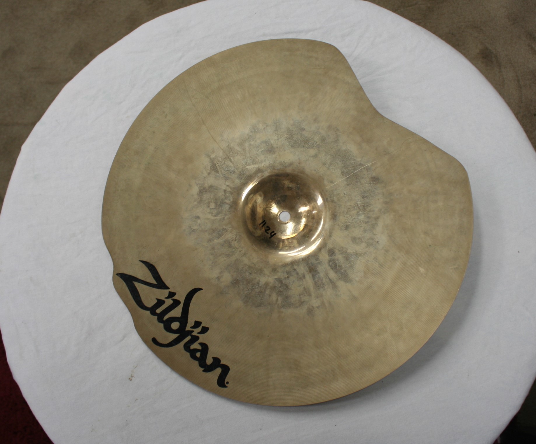 zildjian A custom 17 crash 1124 crashed