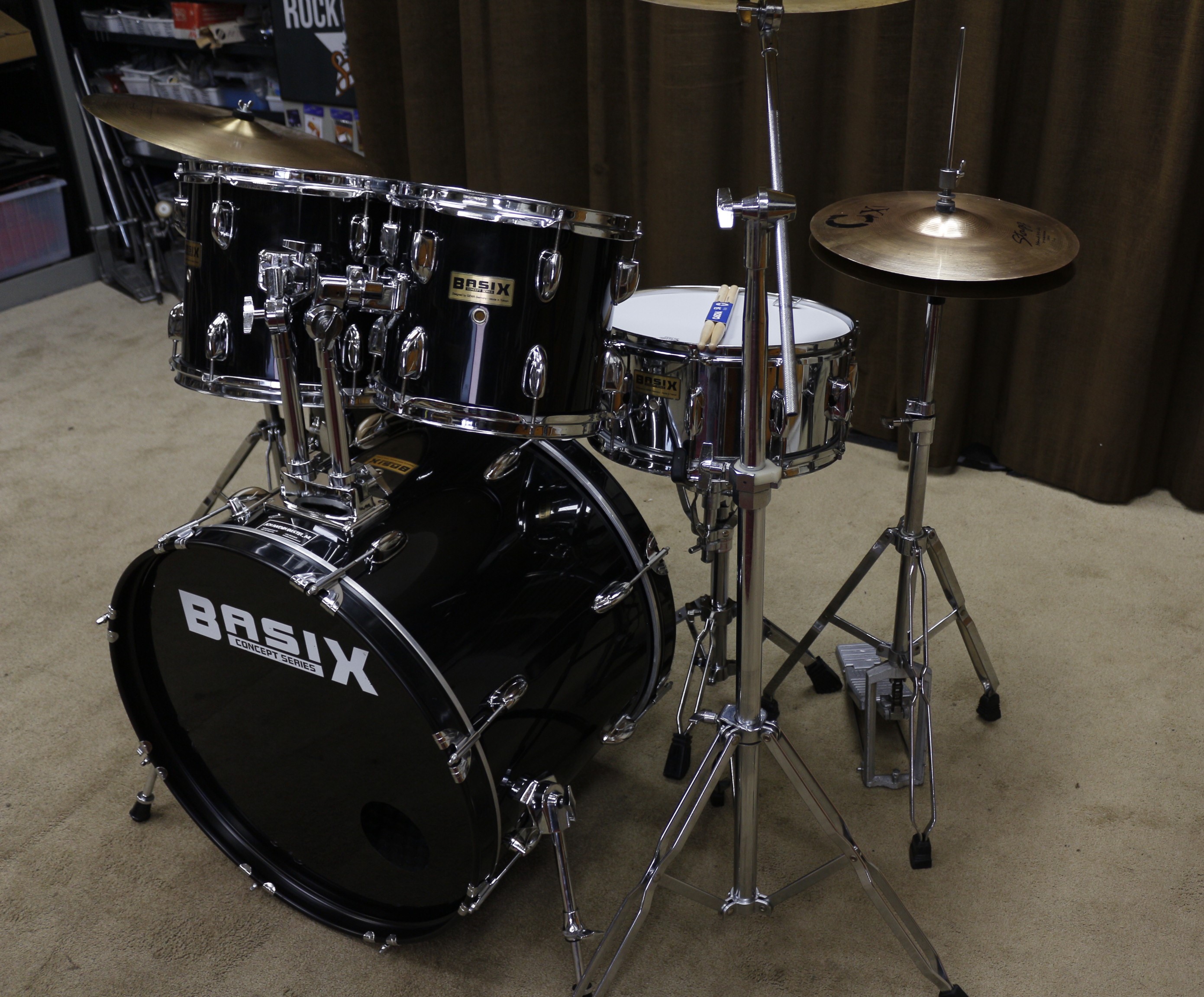 basix zwart beginners drumstel 22/10/12/14/14sn bekkenset
