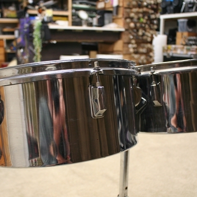 timbaleset vintage merkloos 13 en 14 inch