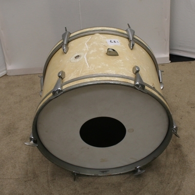 bassdrum 137 merkloos vintage 19.5 x 12