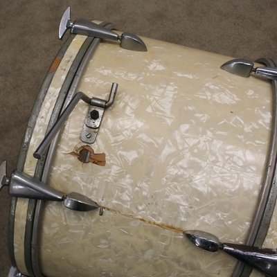 bassdrum 137 merkloos vintage 19.5 x 12