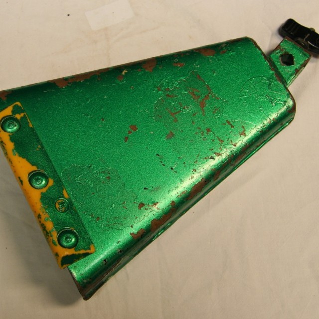 Cowbell 32 groen gespoten LP 20,5 cm