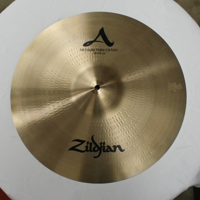 zildjian avedis 18 medium thin crash 1401